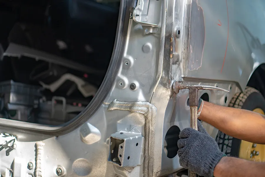 What To Expect During An Auto Collision Repair Glendale, AZ